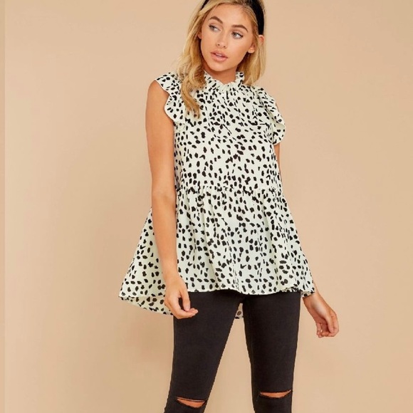 Tops - Light and flowy blouse